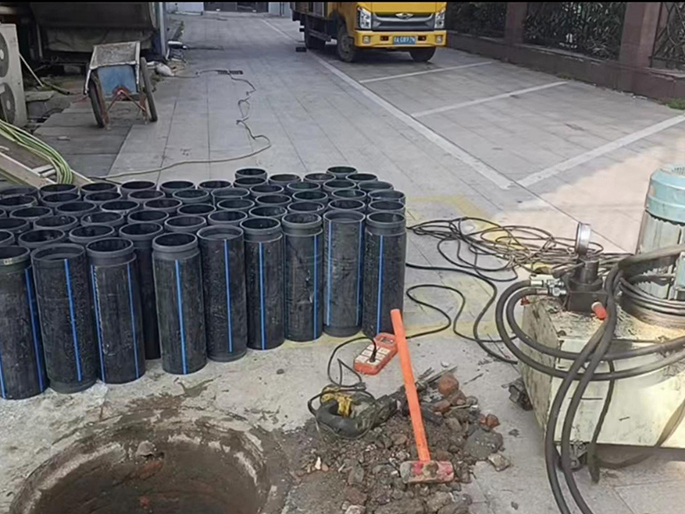 新郑PE置换管厂家 DN315置换管 非开挖管短管置换